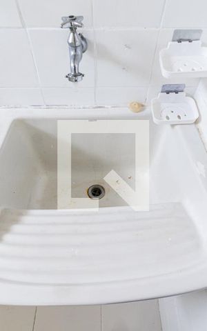 Apartamento à venda com 86m², 3 quartos e 1 vaga Apartamento à venda com 86m², 3 quartos e 1 vagaBanheiro de serviço