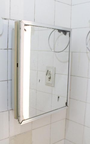 Casa para alugar com 25m², 1 quarto e sem vagaBanheiro - Espelho