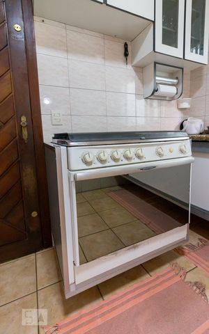 Casa à venda com 185m², 3 quartos e 4 vagasCozinha - fogão