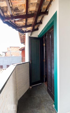 Casa à venda com 185m², 3 quartos e 4 vagasVaranda quarto 3 suíte
