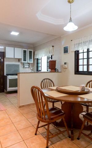 Casa à venda com 185m², 3 quartos e 4 vagasCopa