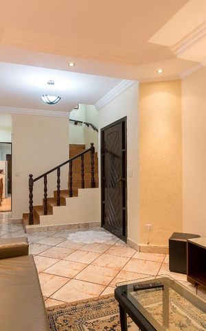 Casa à venda com 185m², 3 quartos e 4 vagasSala