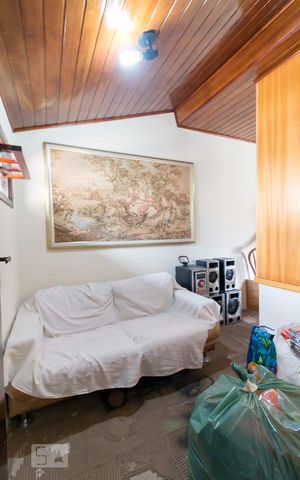 Casa à venda com 185m², 3 quartos e 4 vagasSótão - quarto