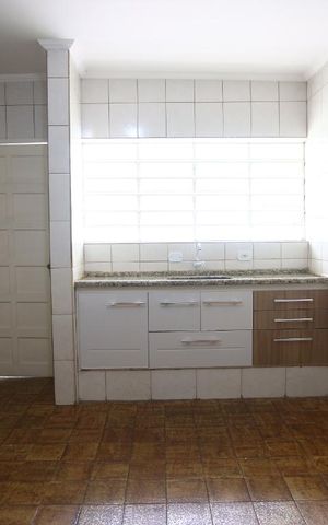 Casa para alugar com 238m², 3 quartos e 2 vagasCozinha
