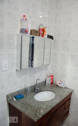 Casa à venda com 152m², 4 quartos e 3 vagasBanheiro 1