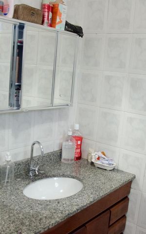 Casa à venda com 152m², 4 quartos e 3 vagasBanheiro 1