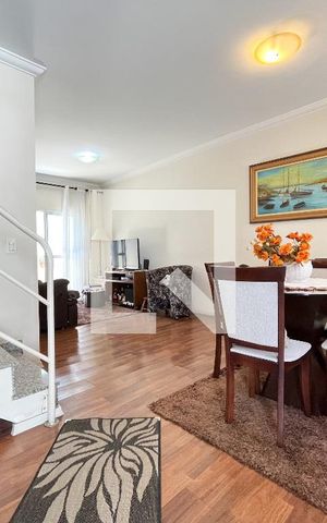 Casa à venda com 110m², 3 quartos e 3 vagas Casa à venda com 110m², 3 quartos e 3 vagasSala