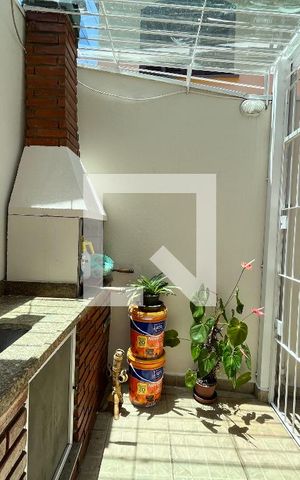 Casa à venda com 110m², 3 quartos e 3 vagas Casa à venda com 110m², 3 quartos e 3 vagasÁrea externa