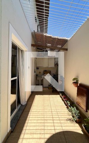 Casa à venda com 110m², 3 quartos e 3 vagas Casa à venda com 110m², 3 quartos e 3 vagasÁrea externa