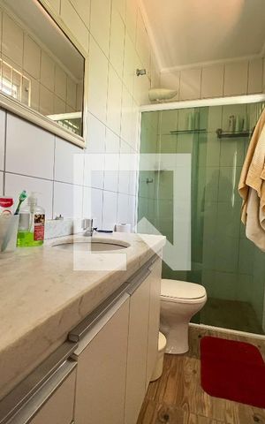 Casa à venda com 110m², 3 quartos e 3 vagas Casa à venda com 110m², 3 quartos e 3 vagasBanheiro da Suíte