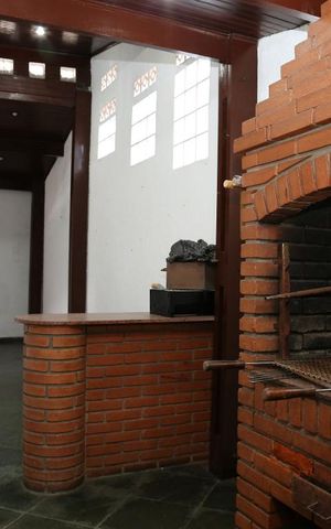 Casa à venda com 400m², 5 quartos e 5 vagasChurrasqueira