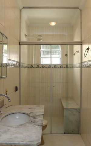 Casa à venda com 400m², 5 quartos e 5 vagasBanheiro Social