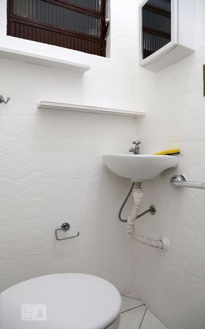 Casa à venda com 400m², 5 quartos e 5 vagasBanheiro de Serviço