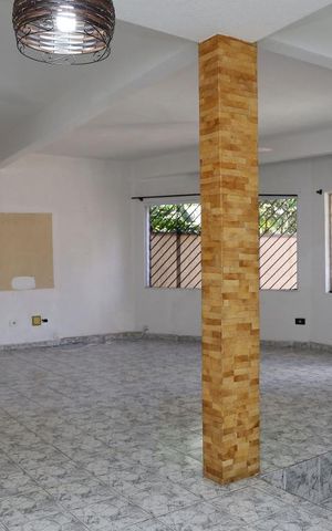 Casa à venda com 400m², 5 quartos e 5 vagasSala 1