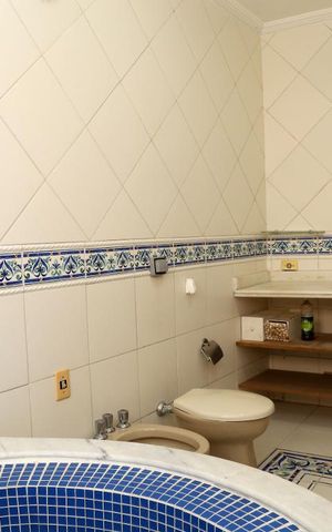 Casa à venda com 400m², 5 quartos e 5 vagasBanheiro da Suíte