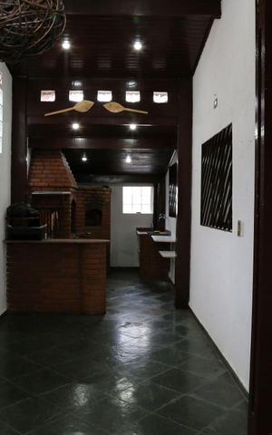 Casa à venda com 400m², 5 quartos e 5 vagasChurrasqueira