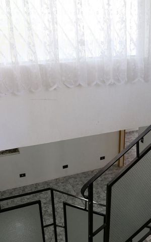 Casa à venda com 400m², 5 quartos e 5 vagasEscada