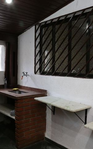 Casa à venda com 400m², 5 quartos e 5 vagasChurrasqueira