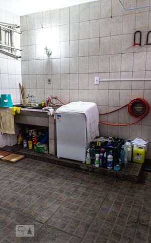 Casa à venda com 100m², 2 quartos e 1 vaga Casa à venda com 100m², 2 quartos e 1 vagaGaragem e Área de Serviço