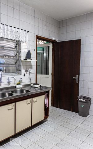 Casa à venda com 100m², 2 quartos e 1 vaga Casa à venda com 100m², 2 quartos e 1 vagaCozinha