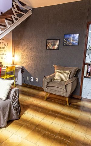 Casa à venda com 100m², 2 quartos e 1 vaga Casa à venda com 100m², 2 quartos e 1 vagaSala