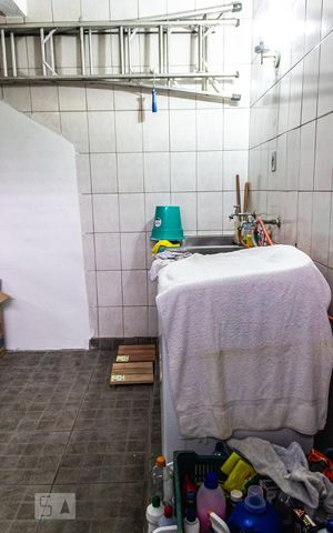 Casa à venda com 100m², 2 quartos e 1 vaga Casa à venda com 100m², 2 quartos e 1 vagaGaragem e Área de Serviço
