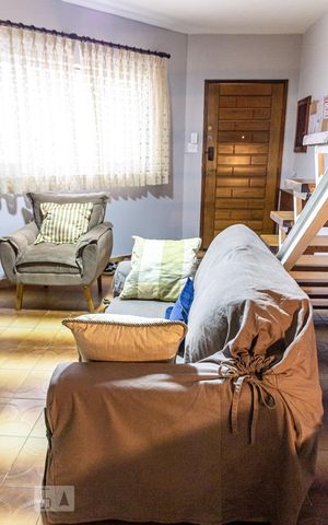 Casa à venda com 100m², 2 quartos e 1 vaga Casa à venda com 100m², 2 quartos e 1 vagaSala