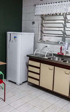 Casa à venda com 100m², 2 quartos e 1 vaga Casa à venda com 100m², 2 quartos e 1 vagaCozinha