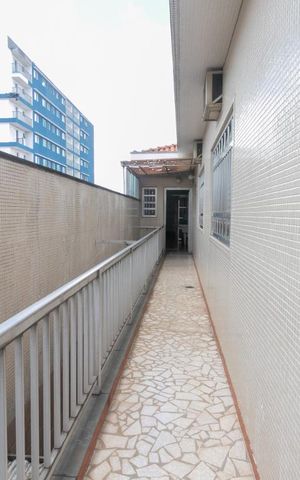 Casa à venda com 456m², 4 quartos e 14 vagas Casa à venda com 456m², 4 quartos e 14 vagasCorredor Externo