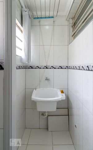 Studio para alugar com 39m², 1 quarto e sem vaga Studio para alugar com 39m², 1 quarto e sem vagaÁrea de serviço