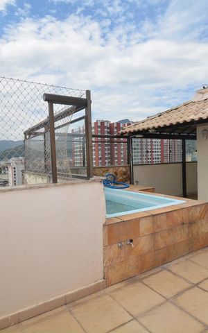 Apartamento à venda com 160m², 2 quartos e 2 vagasCobertura