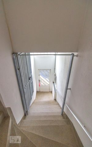 Casa à venda com 200m², 2 quartos e 4 vagas Casa à venda com 200m², 2 quartos e 4 vagasEntrada