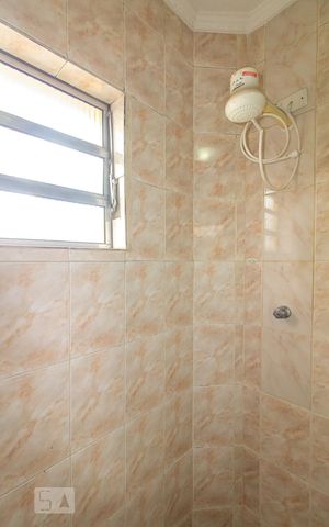 Casa à venda com 200m², 2 quartos e 4 vagas Casa à venda com 200m², 2 quartos e 4 vagasBanheiro Social