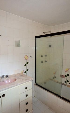 Apartamento à venda com 175m², 4 quartos e 1 vagaBanheiro da Suíte