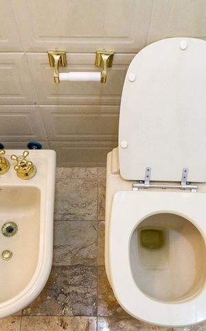 Apartamento à venda com 200m², 4 quartos e 2 vagas Apartamento à venda com 200m², 4 quartos e 2 vagasBanheiro 2