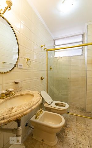 Apartamento à venda com 200m², 4 quartos e 2 vagas Apartamento à venda com 200m², 4 quartos e 2 vagasBanheiro 2