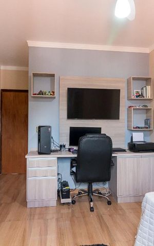 Casa à venda com 250m², 3 quartos e 2 vagasQuarto 1 suíte