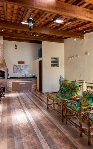 Casa à venda com 250m², 3 quartos e 2 vagasTerraço e churrasqueira