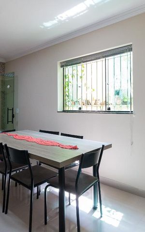 Casa à venda com 250m², 3 quartos e 2 vagasCozinha
