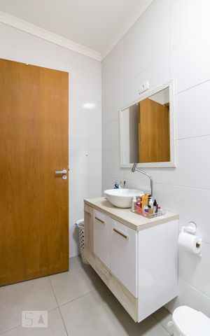 Casa à venda com 250m², 3 quartos e 2 vagasBanheiro quarto 3 suíte