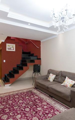 Casa à venda com 250m², 3 quartos e 2 vagasSala