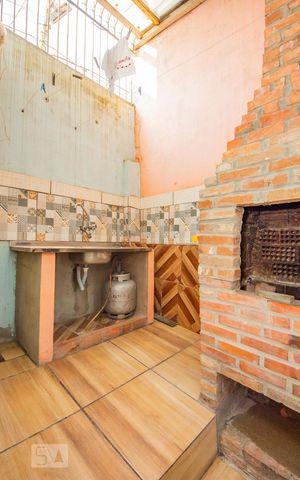 Casa à venda com 120m², 3 quartos e 2 vagas Casa à venda com 120m², 3 quartos e 2 vagasChurrasqueira