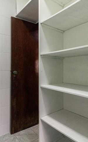 Casa à venda com 150m², 3 quartos e 5 vagas Casa à venda com 150m², 3 quartos e 5 vagasCloset da suíte