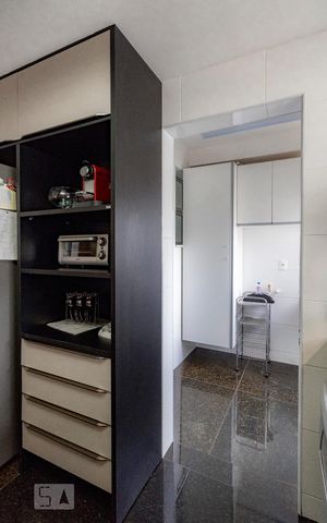 Apartamento à venda com 90m², 3 quartos e 2 vagasCozinha