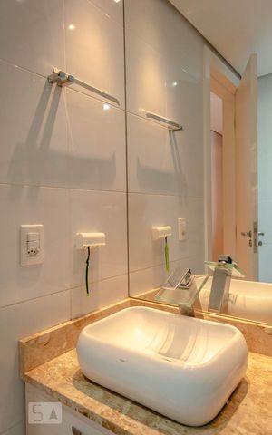Apartamento para alugar com 47m², 2 quartos e sem vaga Apartamento para alugar com 47m², 2 quartos e sem vagaBanheiro