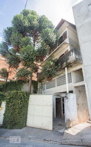 Casa à venda com 120m², 3 quartos e 2 vagasFachada