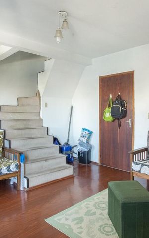Casa à venda com 120m², 3 quartos e 2 vagasSala