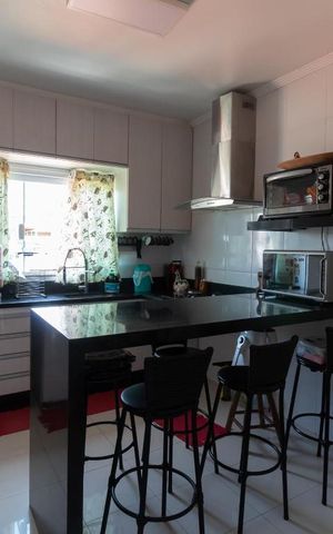 Casa para alugar com 150m², 3 quartos e 3 vagas Casa para alugar com 150m², 3 quartos e 3 vagasCozinha