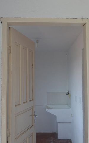 Casa à venda com 90m², 3 quartos e sem vagaÁrea de Serviço
