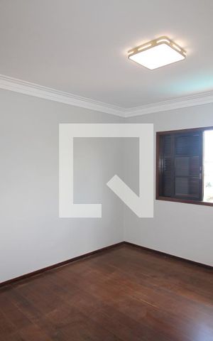 Casa à venda com 540m², 7 quartos e 5 vagasQuarto 3